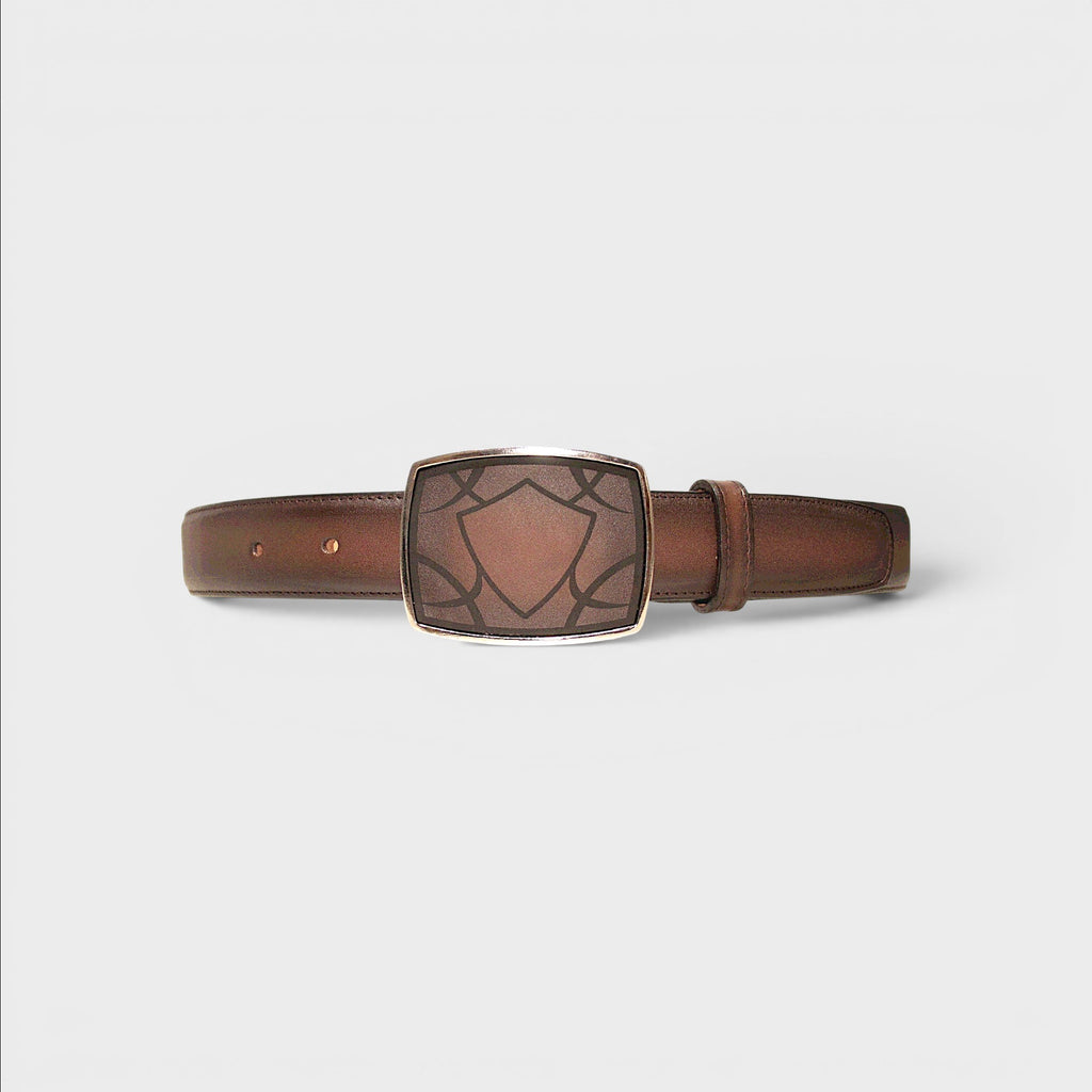 Cinturón VIARCI BELTS de piel marrón degradada con hebilla metálica rectangular y diseño de escudo grabado.